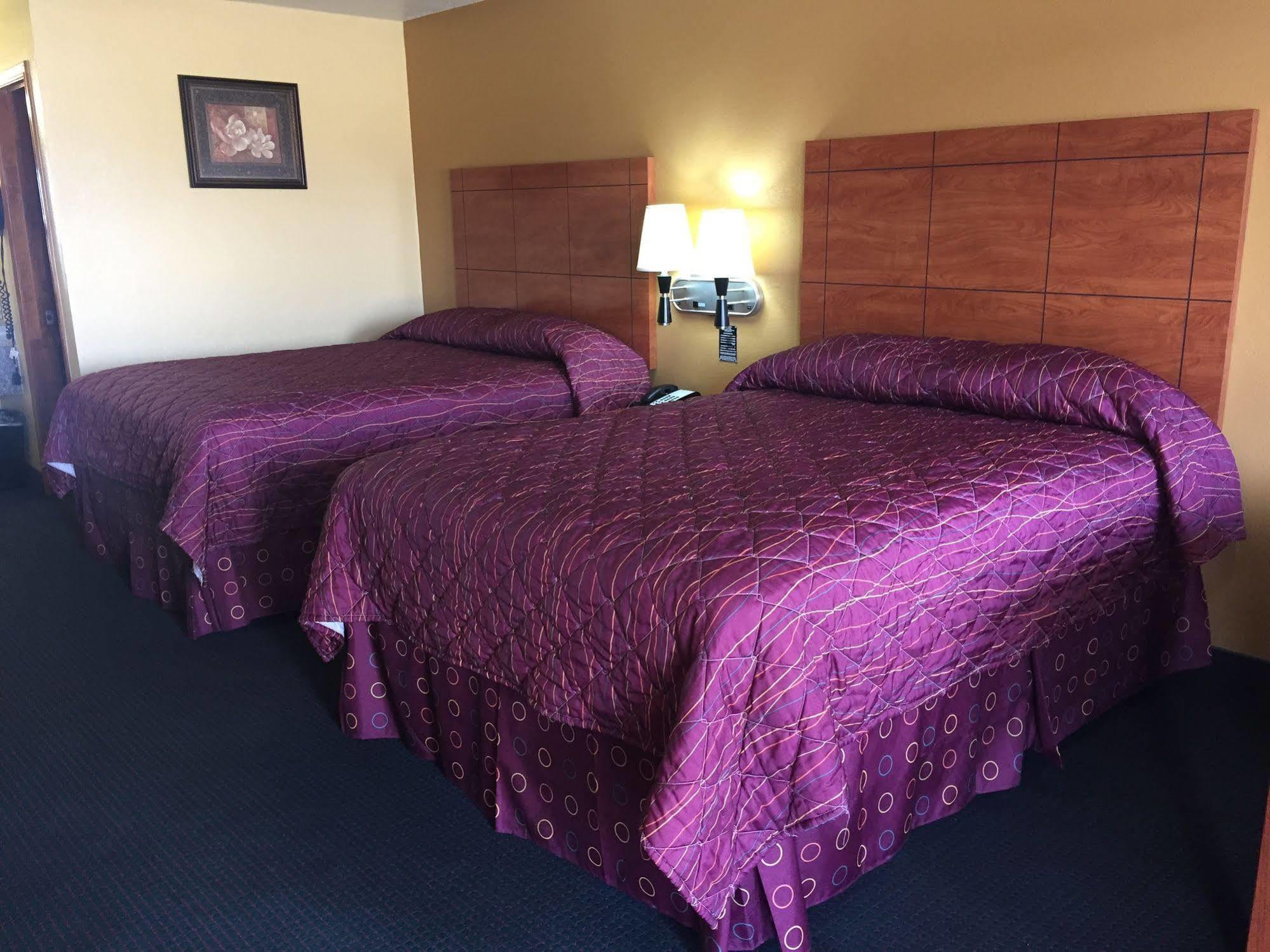 Royal Inn Pearsall Buitenkant foto